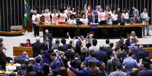 Fim da escala 6 x 1 é aprovado em dois turnos na Câmara dos Deputados; proposta segue para o Senado