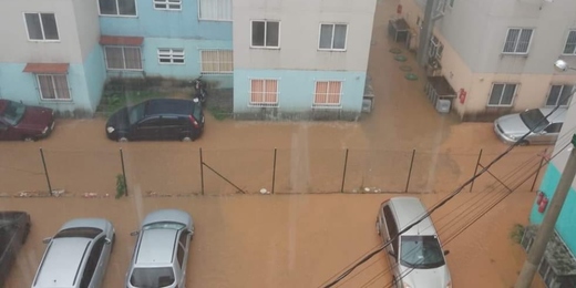 Temporal deixa ruas alagadas em Nova Friburgo; há previsão de mais chuva