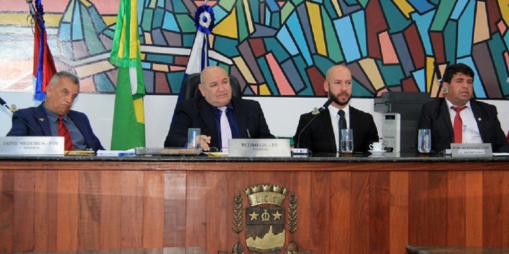 Câmara pede paralisação do processo de concessão de água e esgoto de Teresópolis