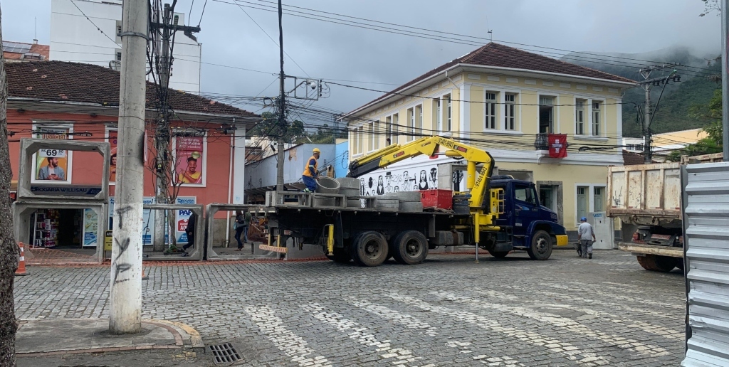Na manhã desta quarta-feira, 30, já era possível observar o avanço das obras