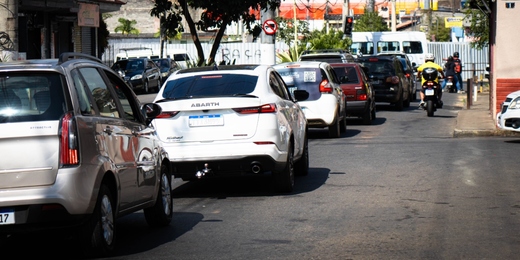 Detran RJ prorroga calendário de licenciamento de veículos de 2026; veja novas datas