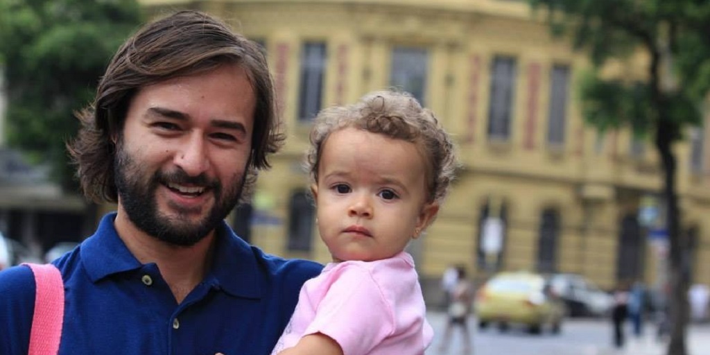 Jornalista friburguense lança livro “De Pai Para Filha” no Rio