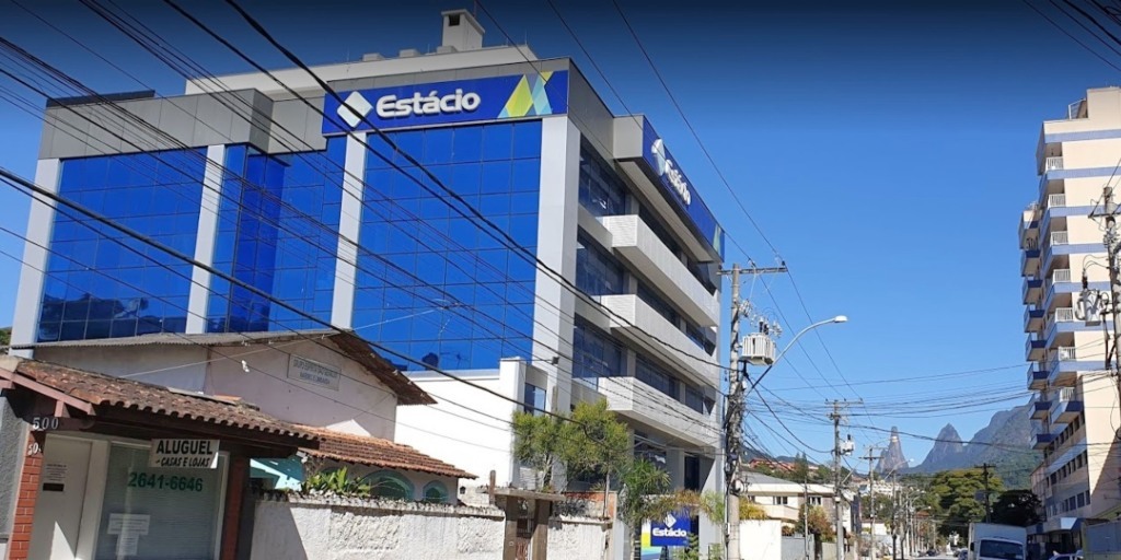 Calouros e veteranos de universidade em Teresópolis são convidados a abraçar causas sociais