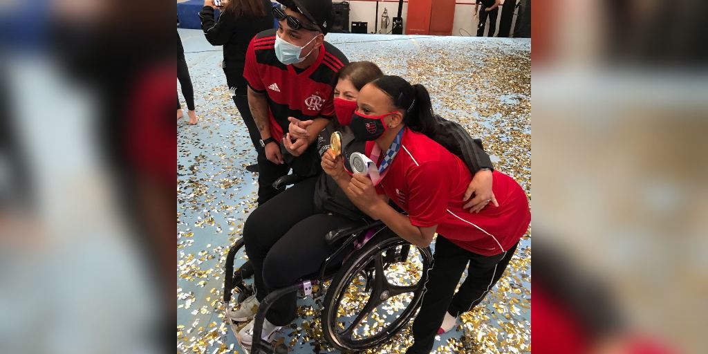 Georgette acompanhada da campeã olímpica Rebeca Andrade durante o Campeonato Brasileiro de Ginástica Artística Juvenil 