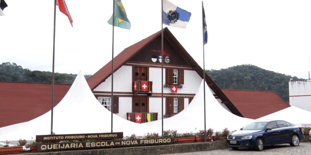 Dia Mundial do Chocolate: fábrica em Nova Friburgo produz meia tonelada do produto por mês