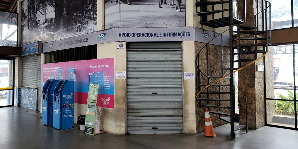 Na Estação Livre, área operacional e de informações ao público amanheceu fechada devido à paralisação dos rodoviários