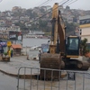 Obra de ponte em Conselheiro Paulino muda itinerários de ônibus e causa congestionamento no trânsito 