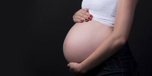 Lei que prevê retorno de grávidas ao trabalho presencial é sancionada pelo presidente