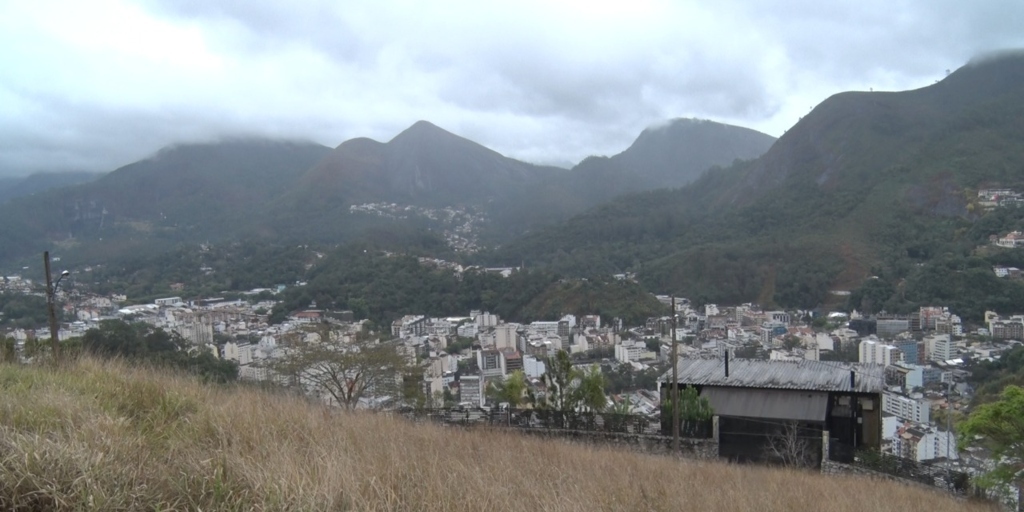 Inmet emite aviso de tempestade com ventos, chuva forte e granizo para o RJ