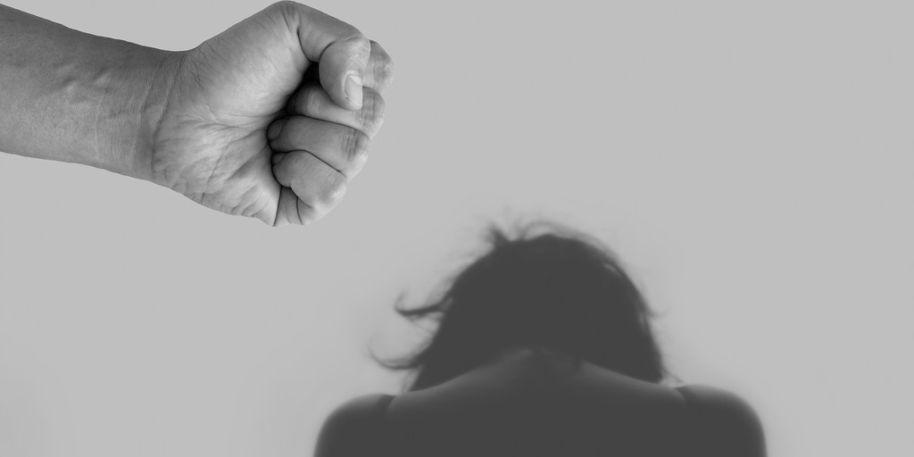 Dados do ISP apontam que 22 mulheres são vítimas de violência por dia no estado do Rio de Janeiro