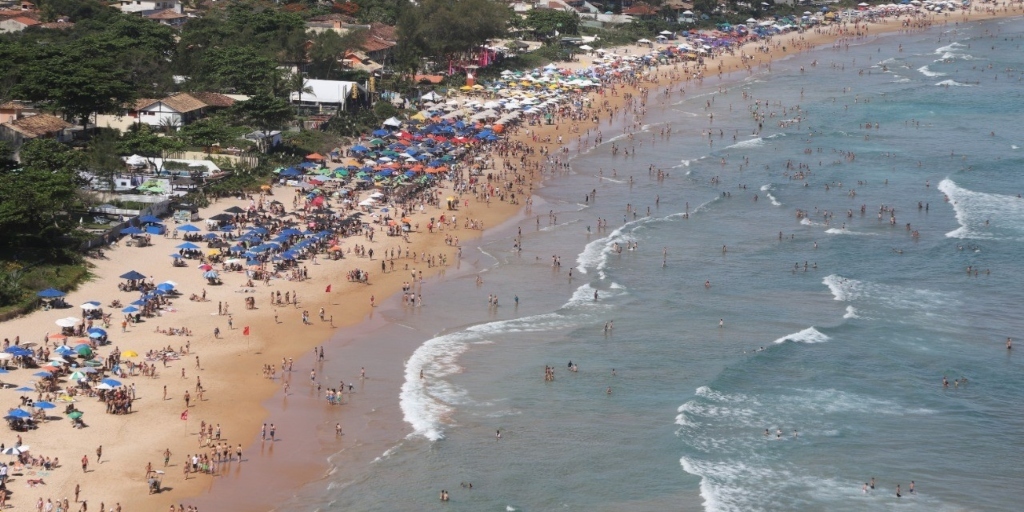 Praia de Geribá, em Búzios, é um dos destinos mais procurados de toda a Região dos Lagos