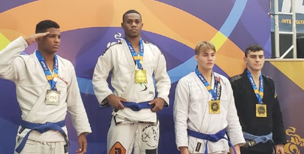 Lutador de Macuco conquista a medalha de ouro no Campeonato Europeu de Jiu-Jitsu