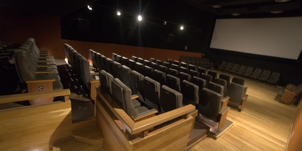 O espaço terá sessões gratuitas de cinema para a comunidade