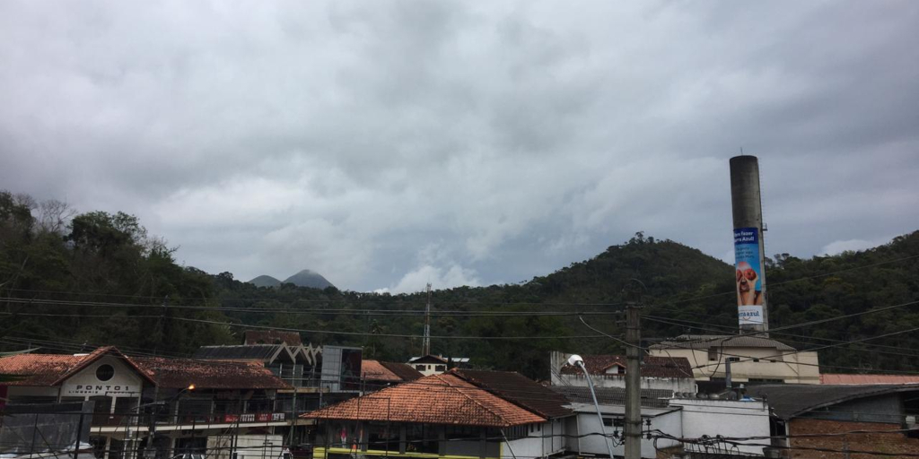 Previsão de temperaturas amenas e chuva para o fim de semana na serra