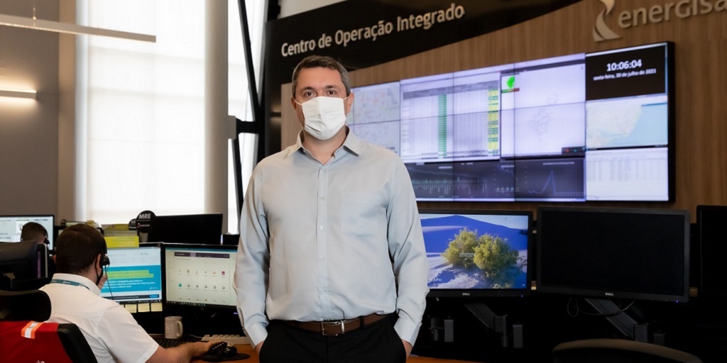 Anderson Rabelo, gerente de Operações, no Centro de Operação da Energisa, onde realiza o monitoramento do sistema elétrico da área de concessão.
