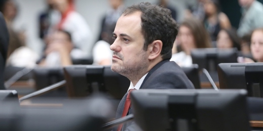 Relator da CCJC rejeita recurso de Glauber Braga (PSOL) contra decisão do Conselho de Ética para cassação; parecer ainda será votado