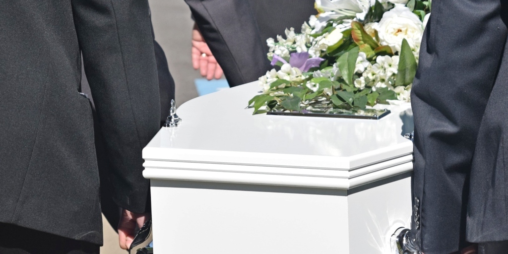 Como lidar com o luto e a ausência de uma pessoa querida?