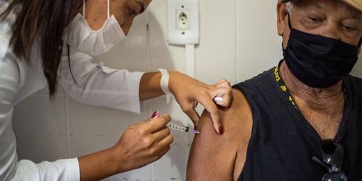 Cabo Frio e Teresópolis começam a aplicar doses de reforço bivalente em maiores de 18 anos