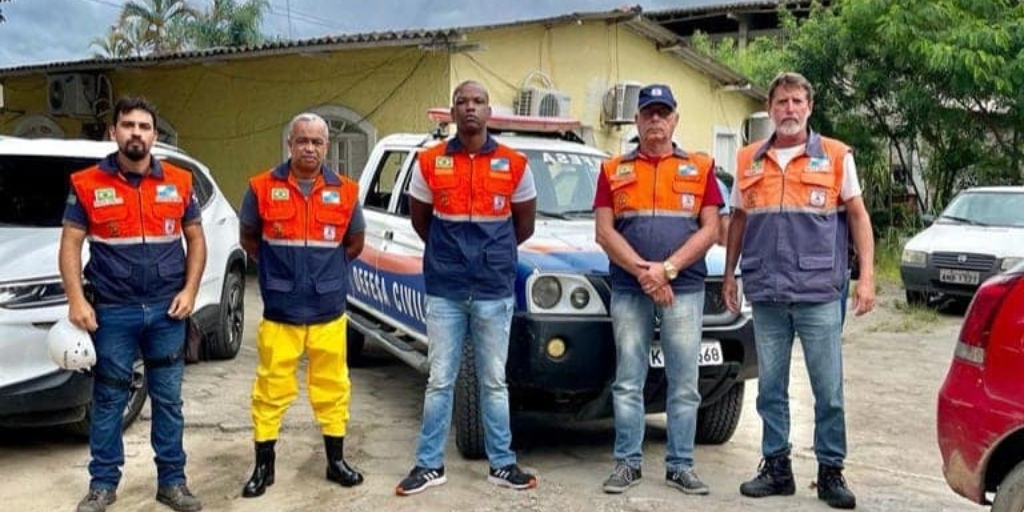 Agentes foram enviados para ajudar a cidade de Petrópolis