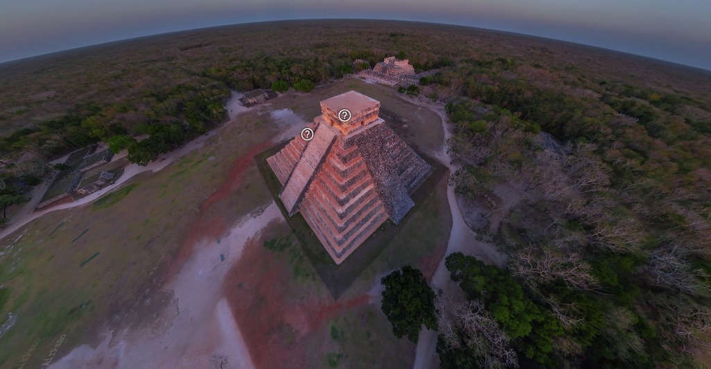 Vista da pirâmide de Chichén Itzá, no México, permite visitante voltar no tempo das civilizações antigas