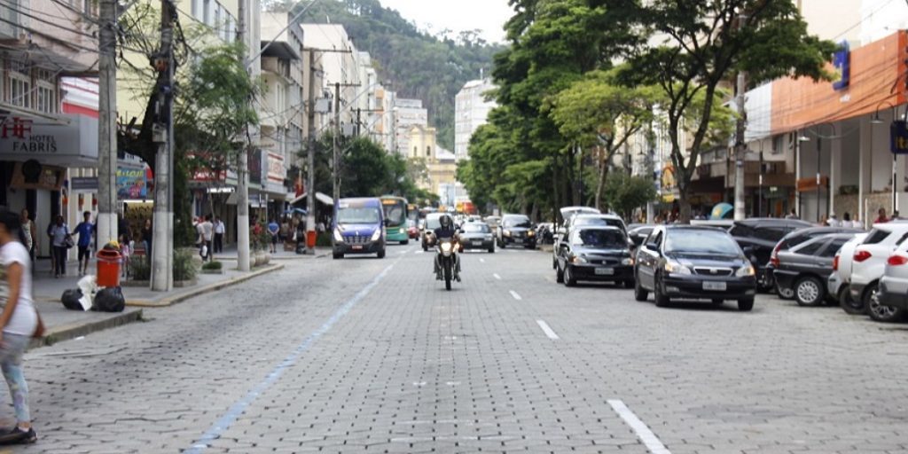 Avenida Alberto Braune é a principal rua de comércio do município