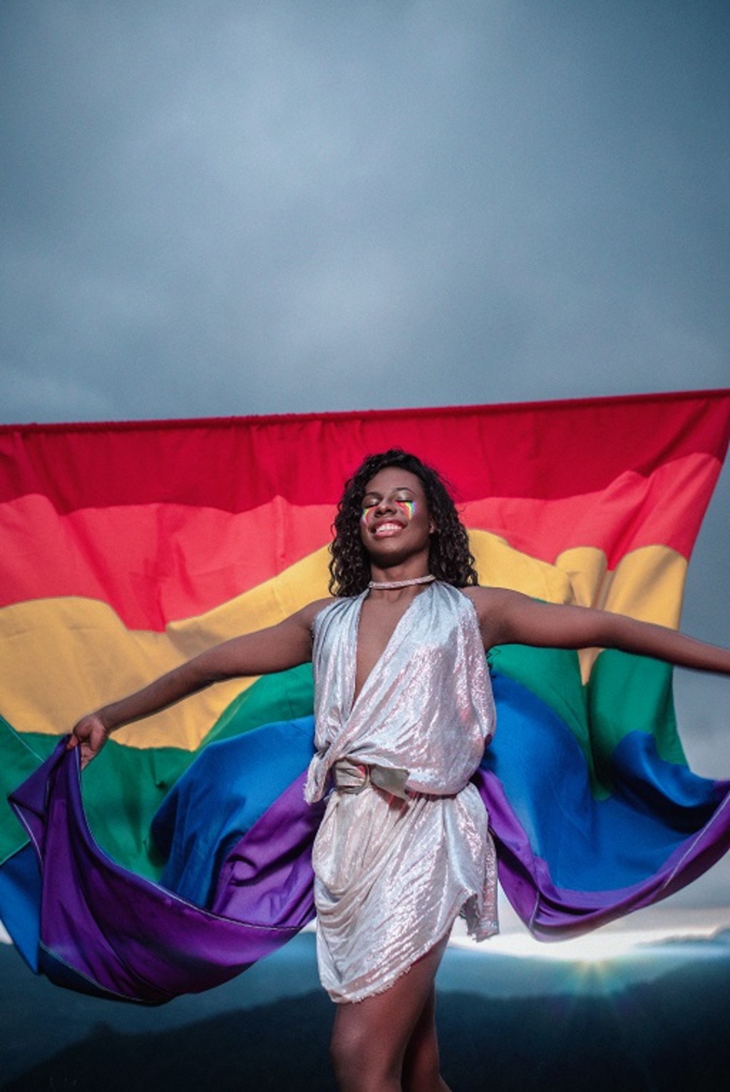 Renata é mulher trans e influenciadora digital. Foi modelo para ensaio fotográfico em celebração ao Mês do Orgulho LGBT+