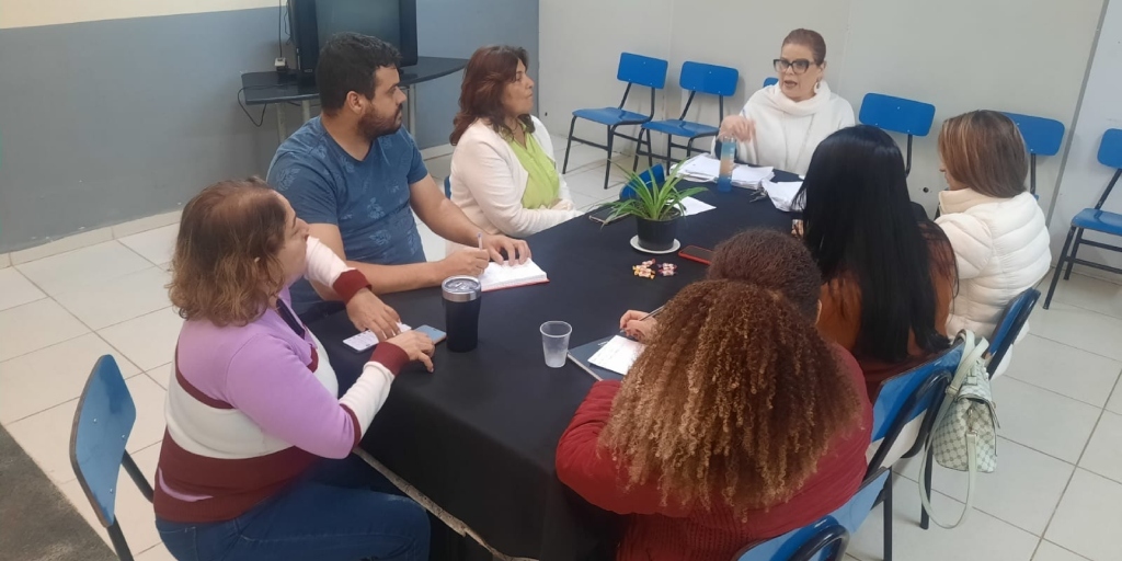 Equipes da Secretaria de Assistência Social se reúnem para traçar estratégias de trabalho contra a exploração infantil na cidade