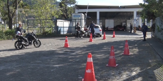 MPRJ firma 32 acordos com envolvidos em esquema de corrupção no Detran de Friburgo e diz que denunciará 23 