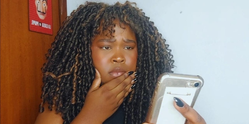 Polícia vai investigar denúncia de cantora vítima de racismo em Friburgo: 'Racistas não passarão'