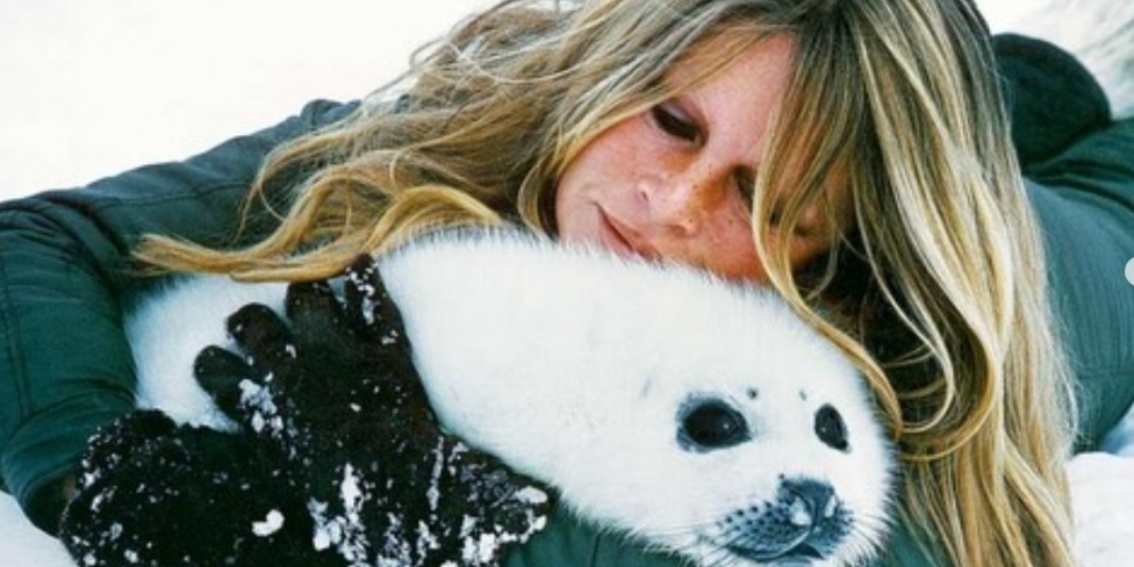 Aos 39 anos, Brigitte abdicou da carreira artística para se dedicar exclusivamente à causa animal