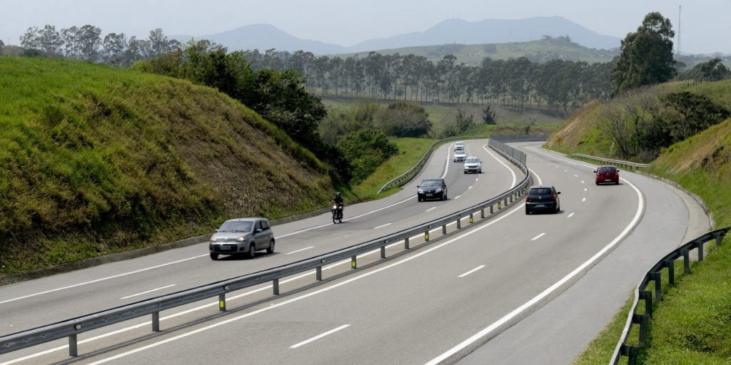 São esperados 413.393 veículos na RJ-124 durante as operações especiais do Carnaval 2026