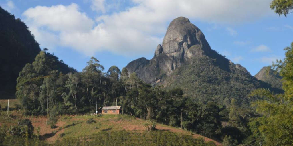 Pedra Aguda é um importante símbolo geológico do município de Bom Jardim, na Região Serrana
