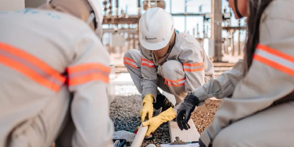 Profissionais da distribuidora estudam o crescimento regional para direcionar investimentos na rede elétrica para os próximos anos