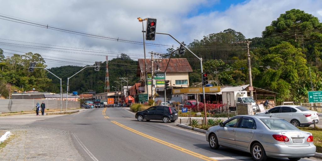 Câmeras e placa de informação de monitoramento foram retiradas no trevo entre Mury-Lumiar
