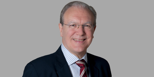 Administração moderna das escolas e macropolítica 