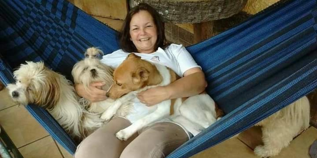 Regina Célia encontrou no amor dos cães a cura da depressão