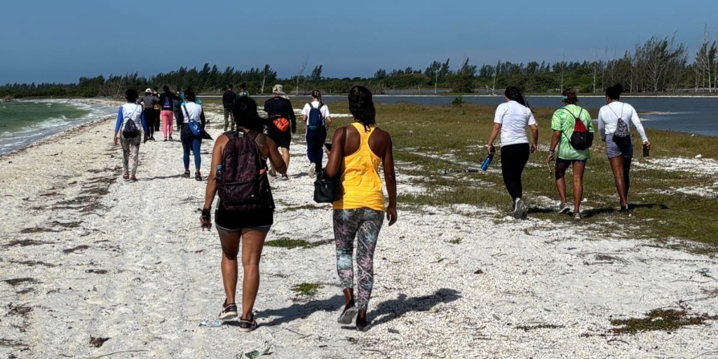 Arraial do Cabo inaugura trecho da Trilha Translagunar que passa pela famosa Ponta da Acaíra