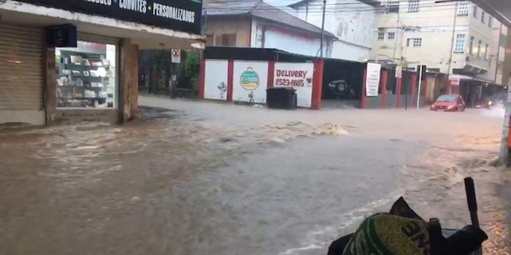 Estado e Prefeitura de Friburgo firmam parceria que pode resolver alagamentos em ruas do Centro