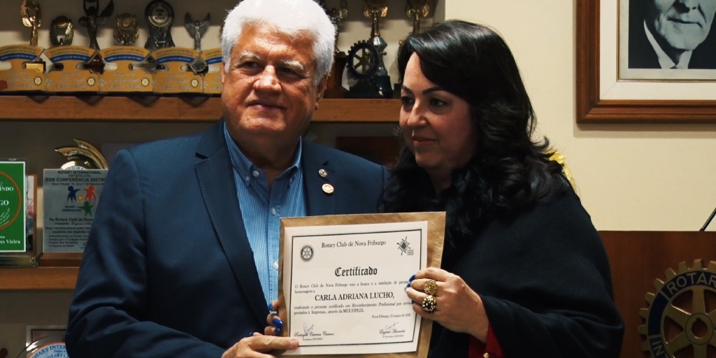  Carla Lucho, diretora da Multiplix, é homenageada pelo Rotary Clube de Nova Friburgo pelos serviços prestados à imprensa 