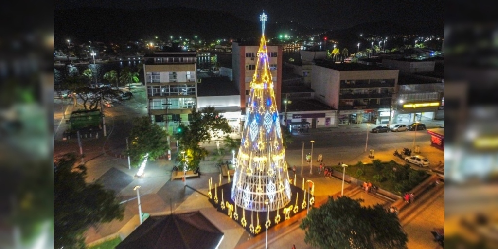 Árvore de Natal no centro de Cabo Frio - 2021