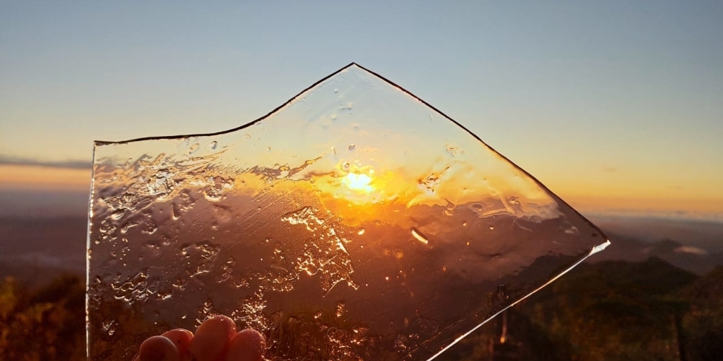 Registro da formação de gelo no Pico da Caledônia, em Nova Friburgo