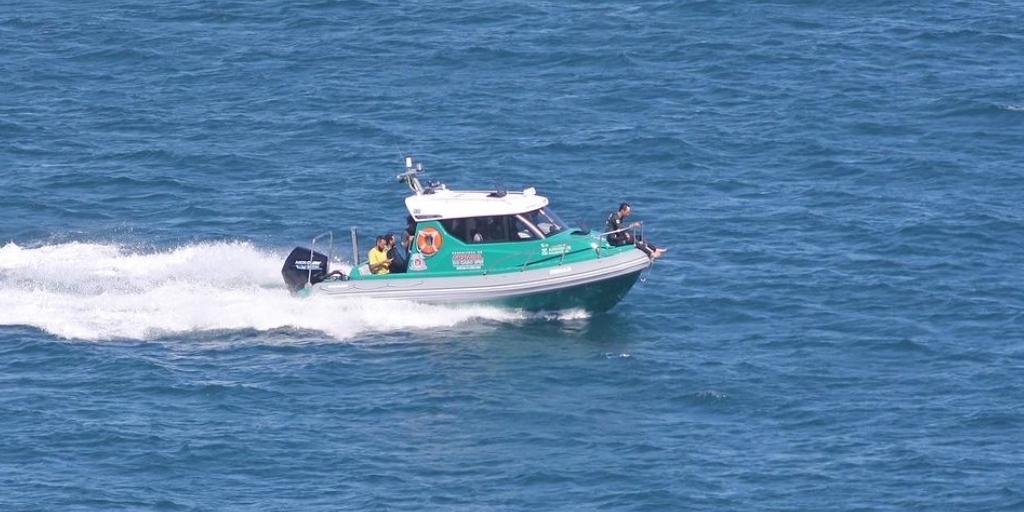 Lancha novinha e toda equipada vai reforçar a fiscalização ambiental em Arraial do Cabo