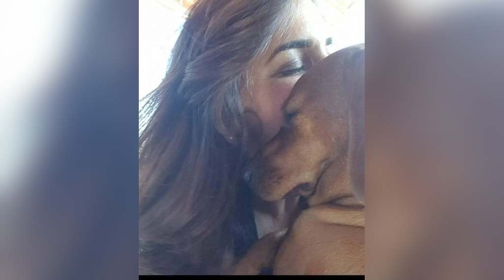 Janaína resgata cães em situação de sofrimento, encontra lar temporário e ajuda a arrecadar fundos para o tratamento 