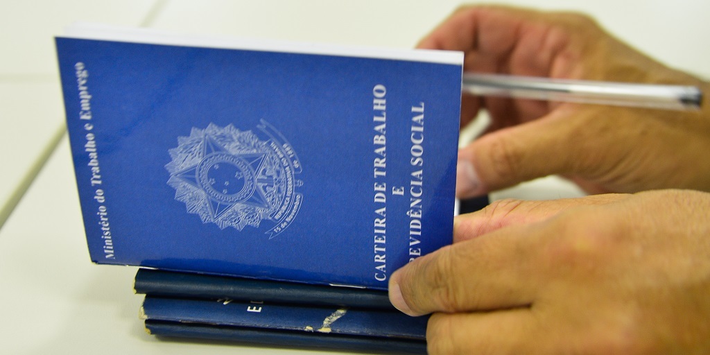 Estado tem 1.108 vagas de emprego disponíveis, incluindo na Região Serrana