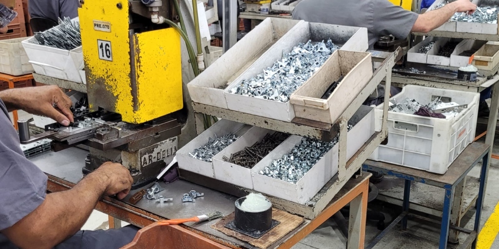 Indústria metalmecânica é um dos setores que se destacam na geração de empregos no Centro-Norte Fluminense.