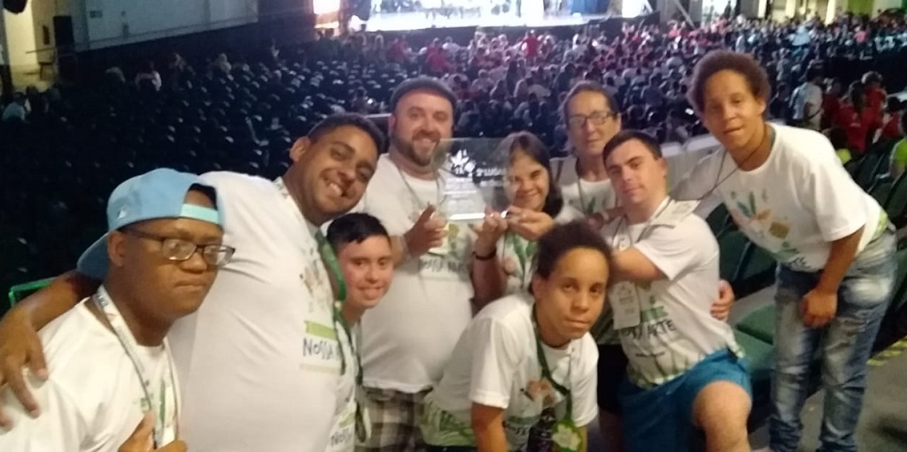 Apae Nova Friburgo ganha prêmio em festival nacional de arte