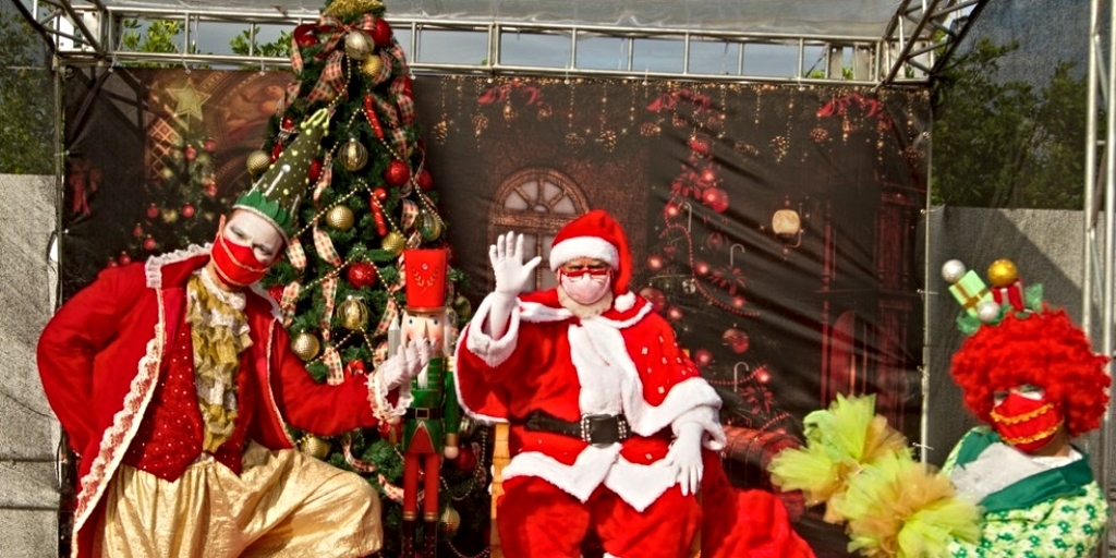 Para pegar a cartinha é só seguir até a árvore de Natal que está montada dentro do shopping 