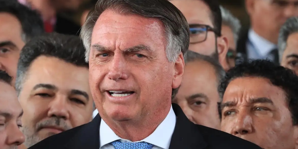 STF determina prisão domiciliar do ex-presidente Jair Bolsonaro (PL)