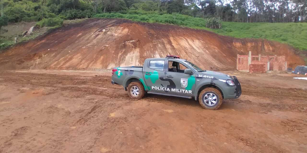 Polícia Ambiental flagra ações irregulares em Nova Friburgo e Teresópolis