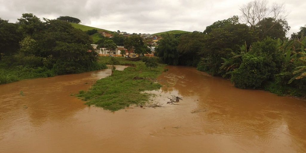 Chuvas volumosas causam inundações e estragos em cidades da Região Serrana